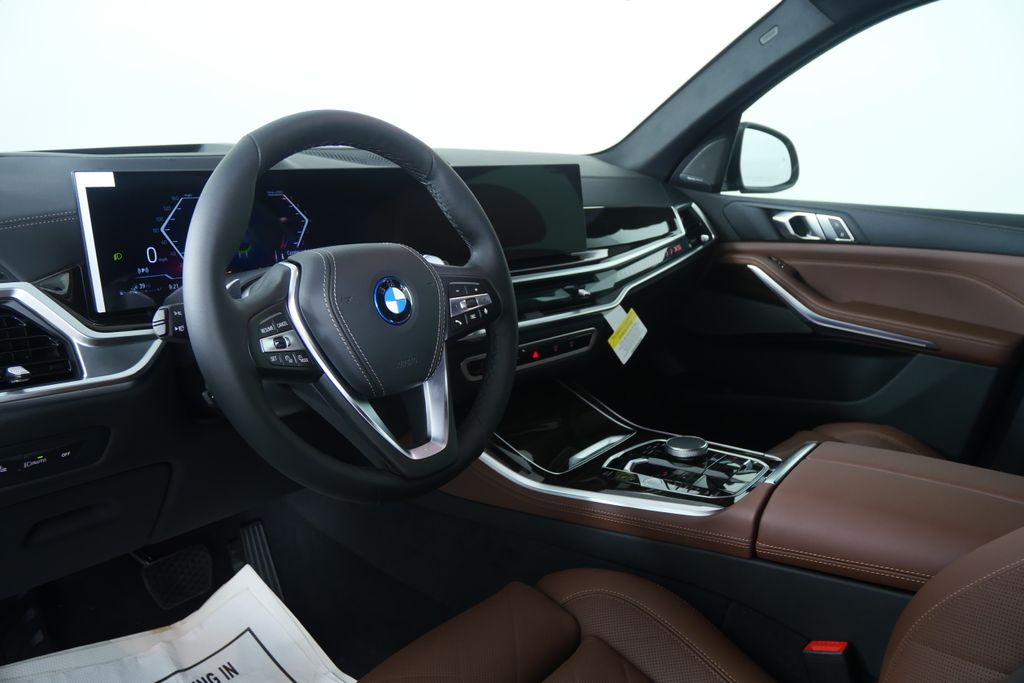 Thumbnail: 2026 BMW X5 - 13