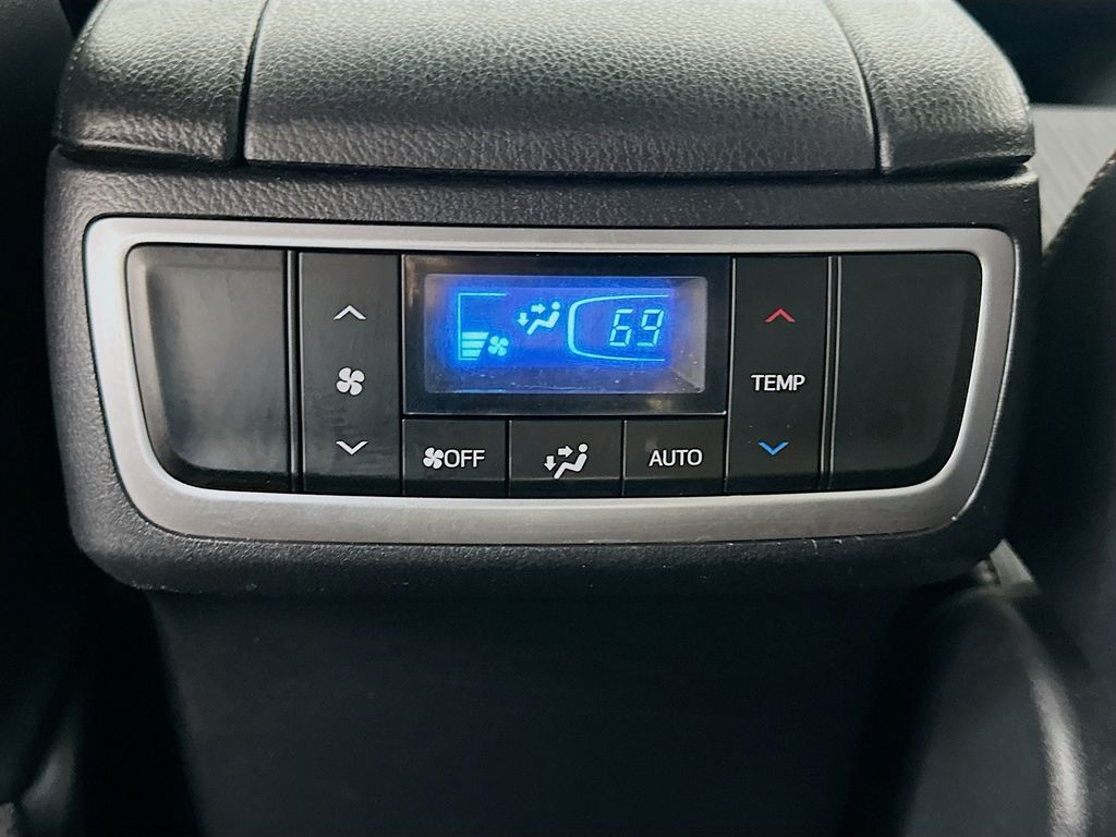 Thumbnail: 2018 Toyota Highlander - 24