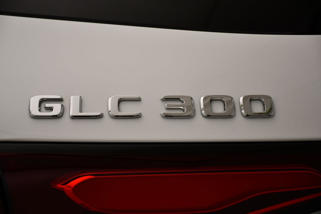 Thumbnail: 2026 Mercedes-Benz GLC - 9