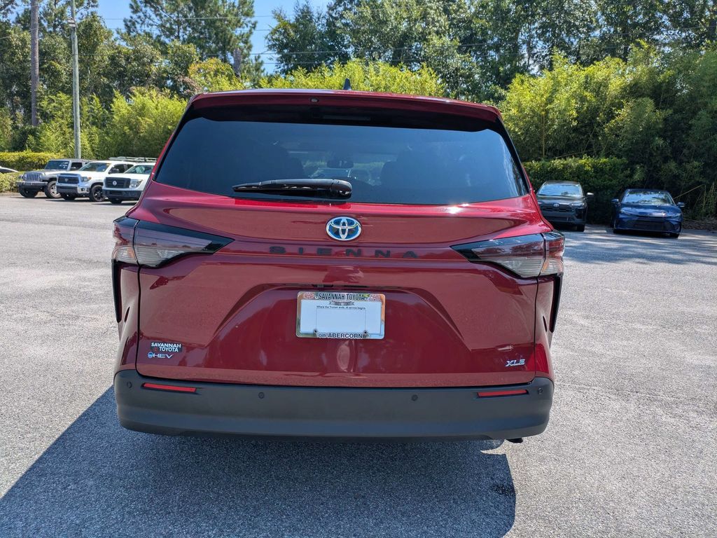 Used 2025 Toyota Sienna Van