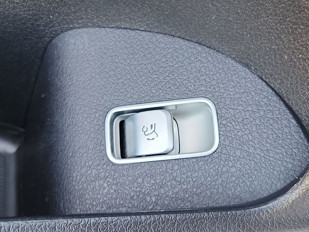 Thumbnail: 2020 Mercedes-Benz GLE - 27