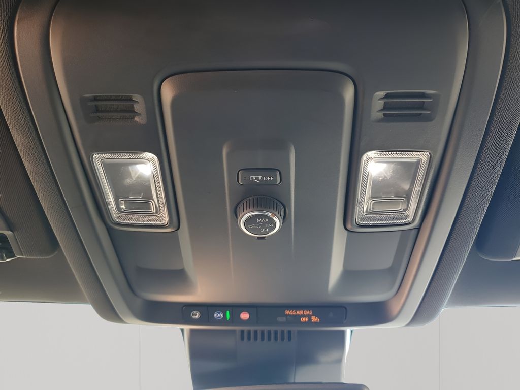 Used Car 2025 Chevrolet Suburban  Z71 For Sale Under $70,000 In Austin, Texas