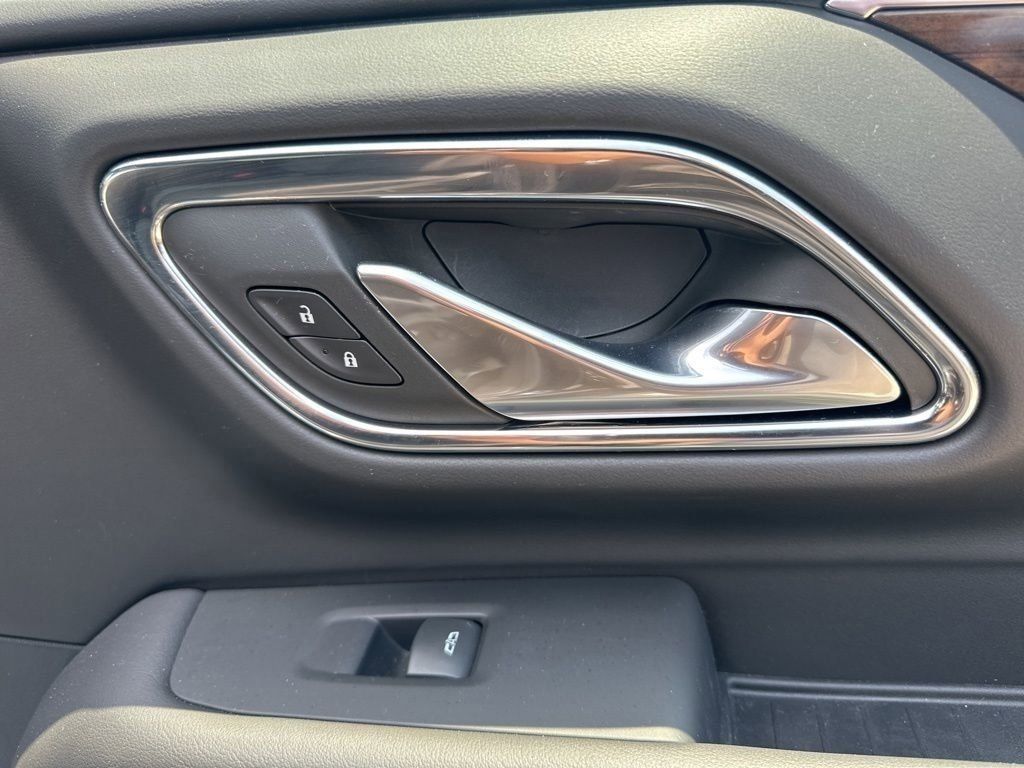 2022 Onyx Black GMC Yukon XL SLE 4X4 SUV