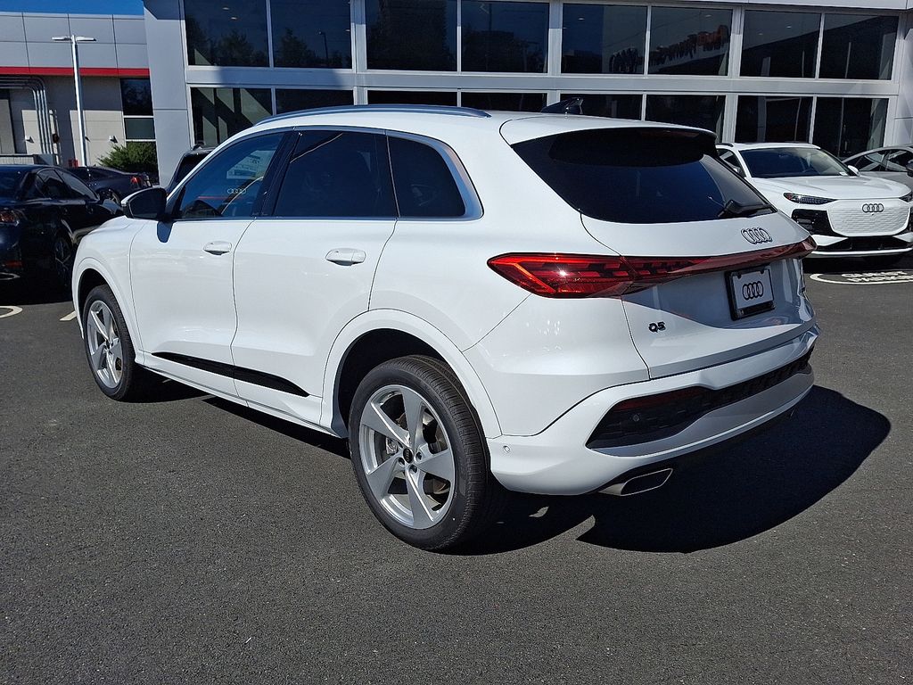 Thumbnail: 2025 Audi Q5 - 4