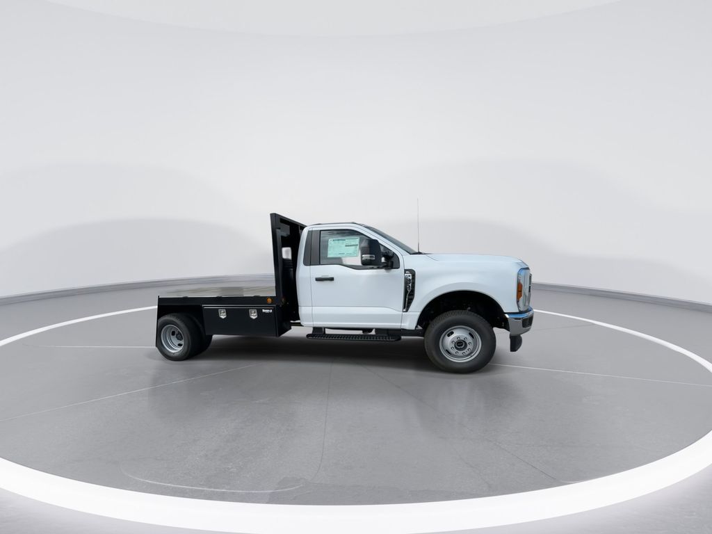 New 2024 Oxford White Ford F-350® XL image 3