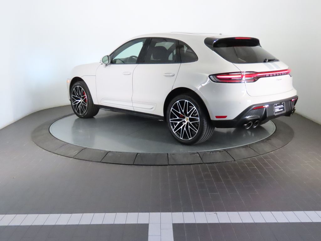 Thumbnail: 2023 Porsche Macan - 3