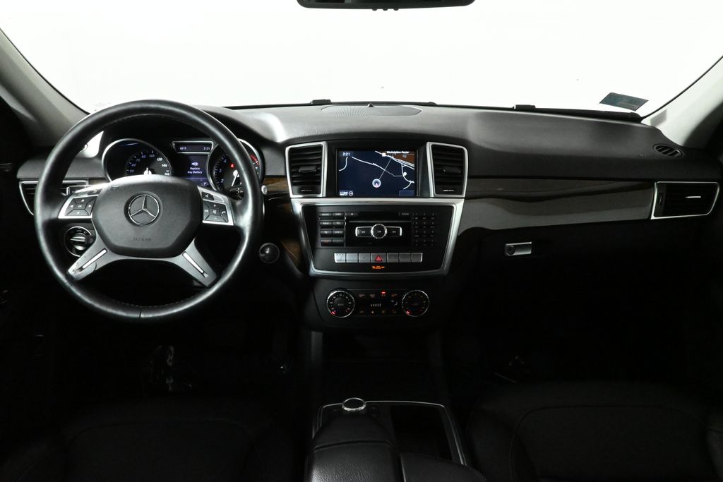 Thumbnail: 2015 Mercedes-Benz M-Class - 17
