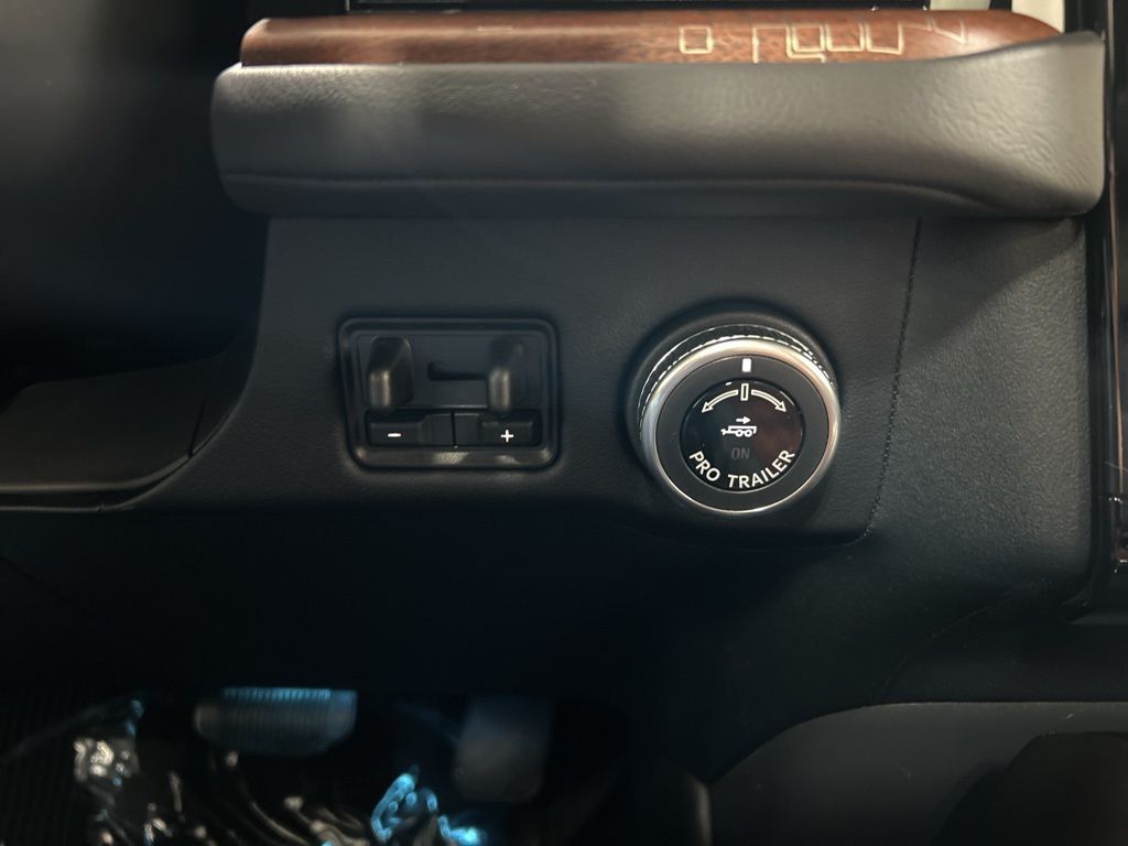 new 2026 Lincoln Navigator car, priced at $124,725