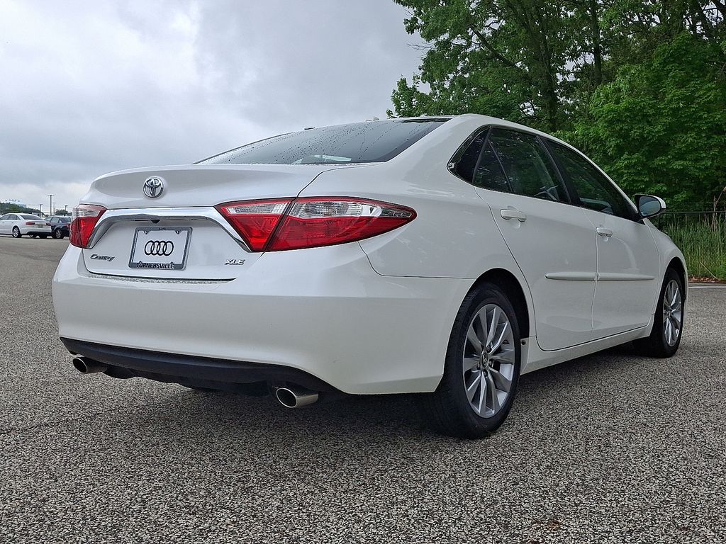 2017 Toyota Camry XLE 6