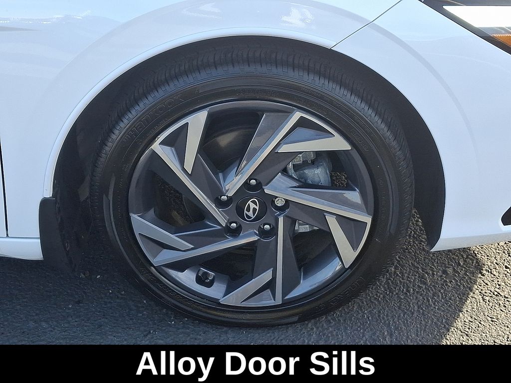 Thumbnail: 2025 Hyundai Elantra - 9