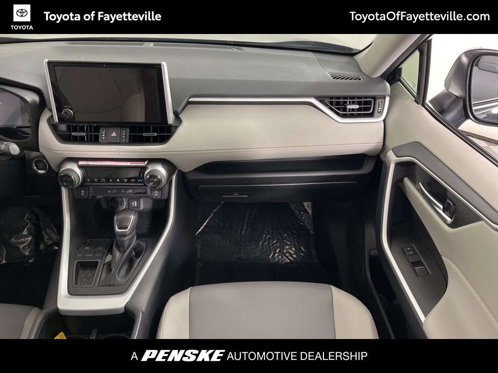 Thumbnail: 2025 Toyota RAV4 - 20