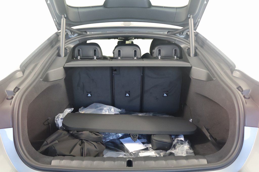 Thumbnail: 2025 BMW i4 - 8