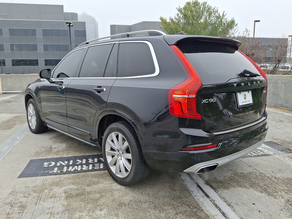 2017 Volvo XC90 T6 Momentum 6