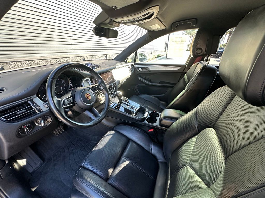 Thumbnail: 2022 Porsche Macan - 4