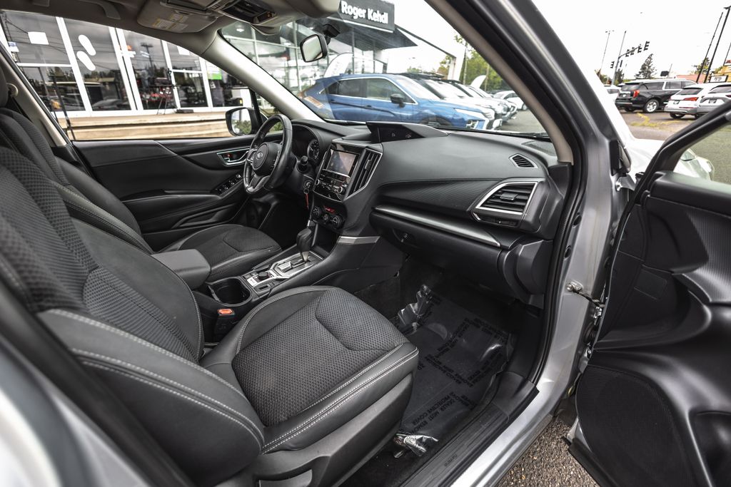 2019 Subaru Forester Premium thumbnail 29
