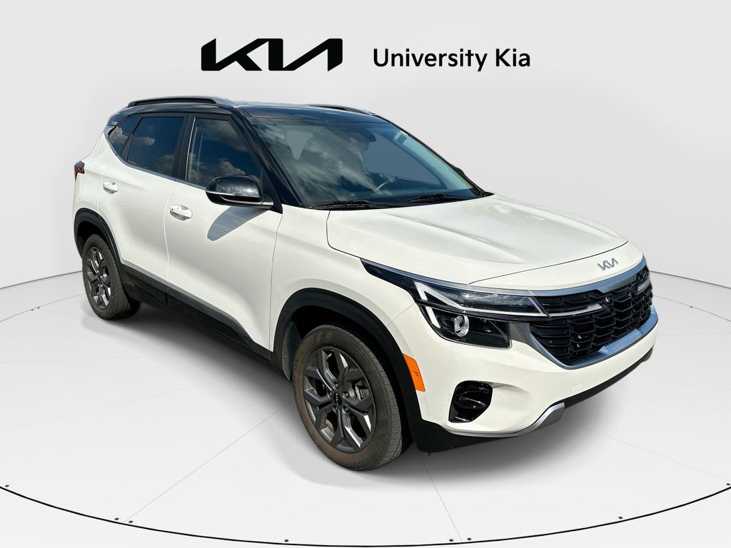 Clear White/Black Roof 2024 Kia Seltos SUV / Crossover All-Wheel Drive Continuously Variable Transmission