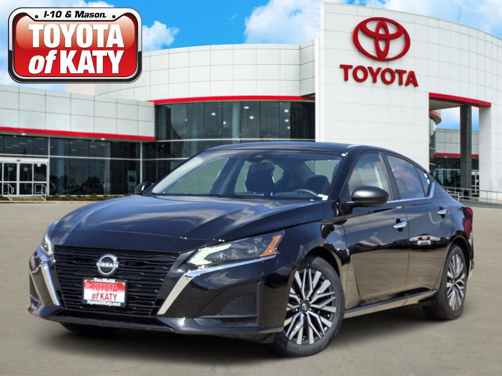 Super Black 2025 Nissan Altima Sedan Front-Wheel Drive Continuously Variable Transmission