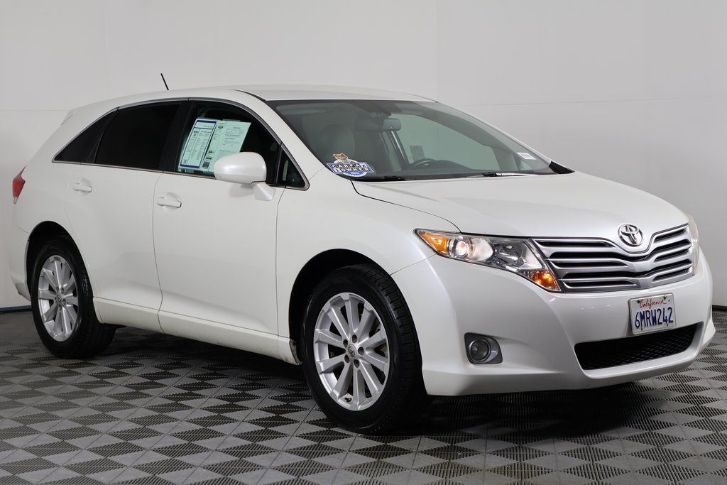 Thumbnail: 2011 Toyota Venza - 3