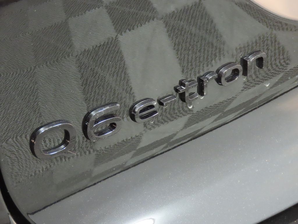 Thumbnail: 2027 Audi Q6 e-tron - 9