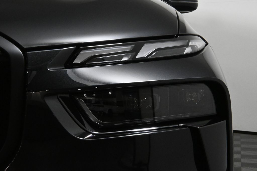 Thumbnail: 2026 BMW X7 - 11