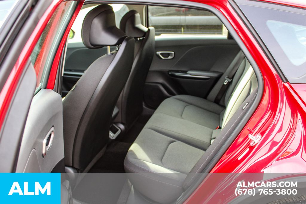 Used 2025 Red Kia LXS image 18