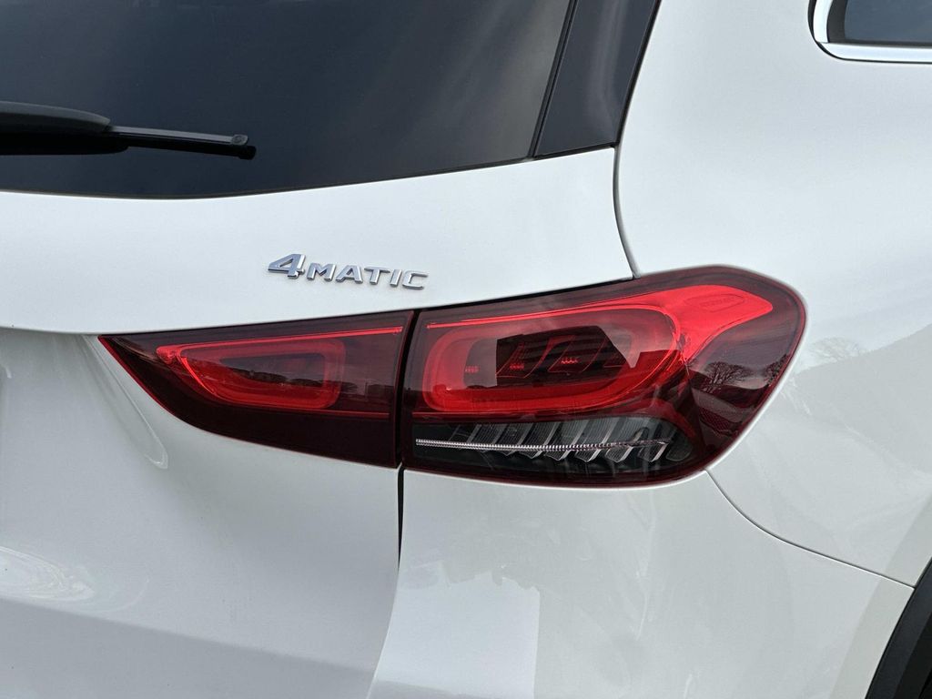 Thumbnail: 2023 Mercedes-Benz GLA - 10