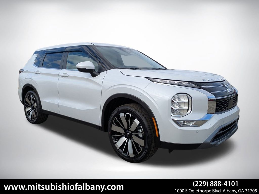 2026 Mitsubishi Outlander SE
