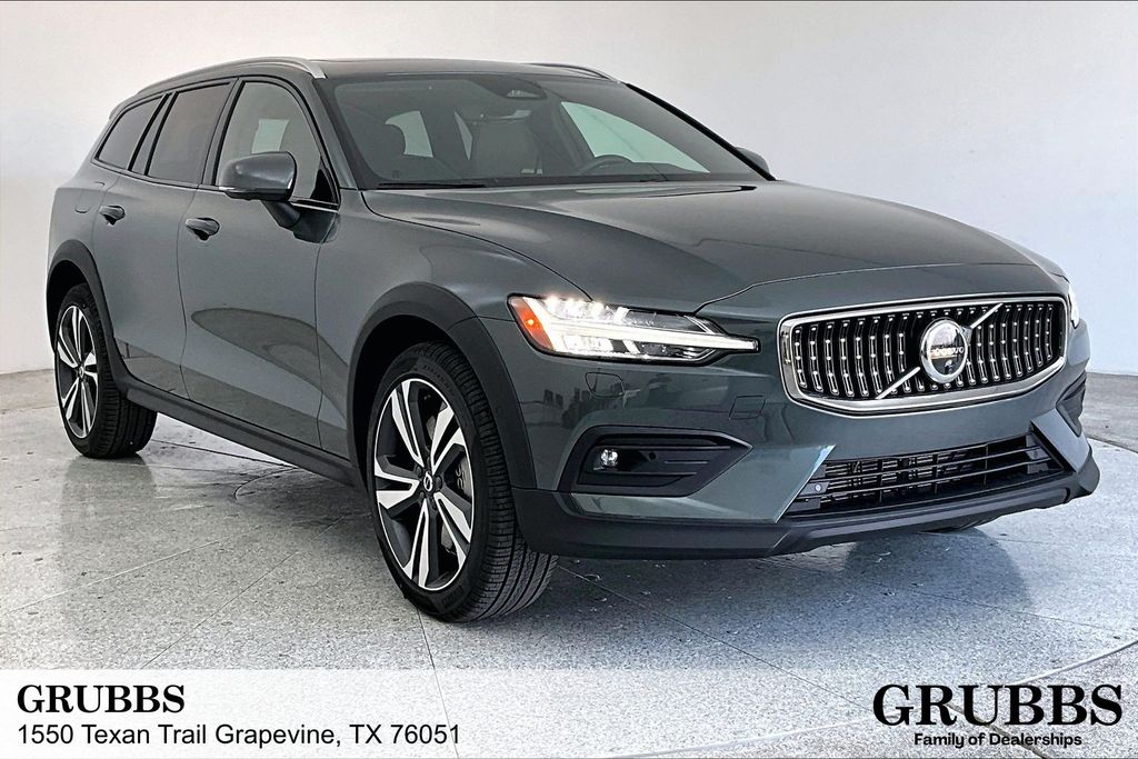 2026 Volvo V60 Cross Country B5 Plus AWD