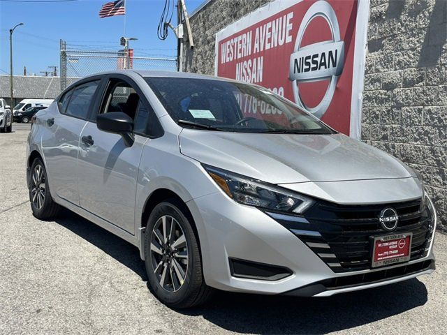 Brilliant Silver Metallic 2025 Nissan Versa S FWD Sedan Front-Wheel Drive Continuously Variable Transmission