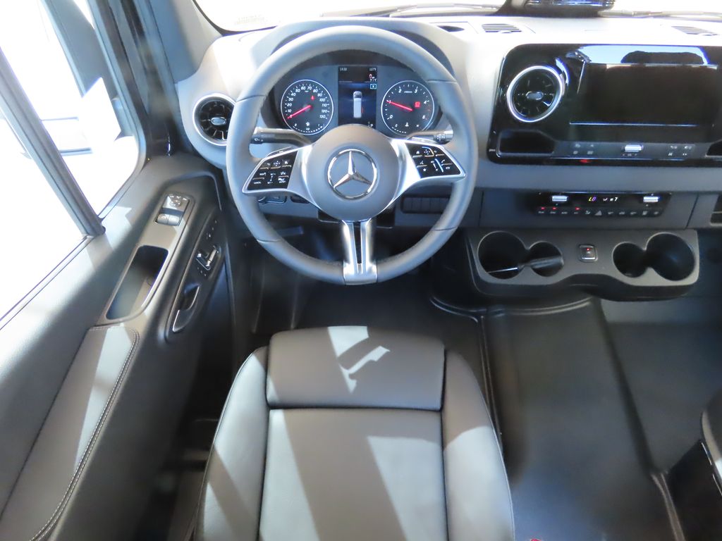 Thumbnail: 2026 Mercedes-Benz Sprinter - 11