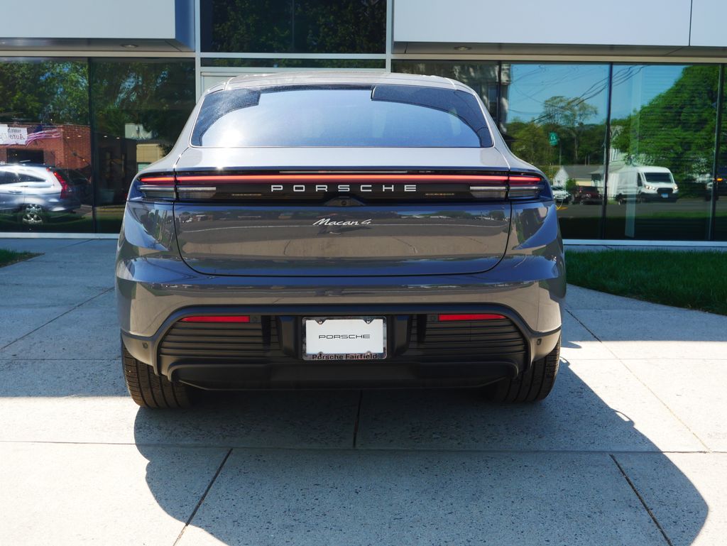 Thumbnail: 2026 Porsche Macan - 6