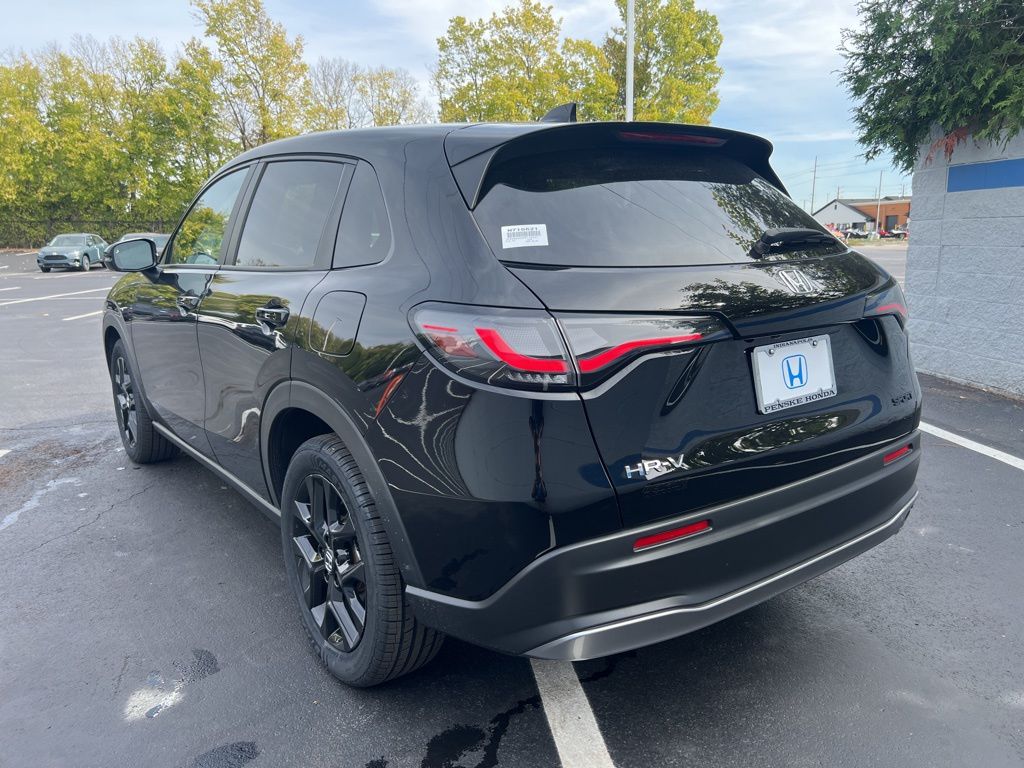 Thumbnail: 2023 Honda HR-V - 3