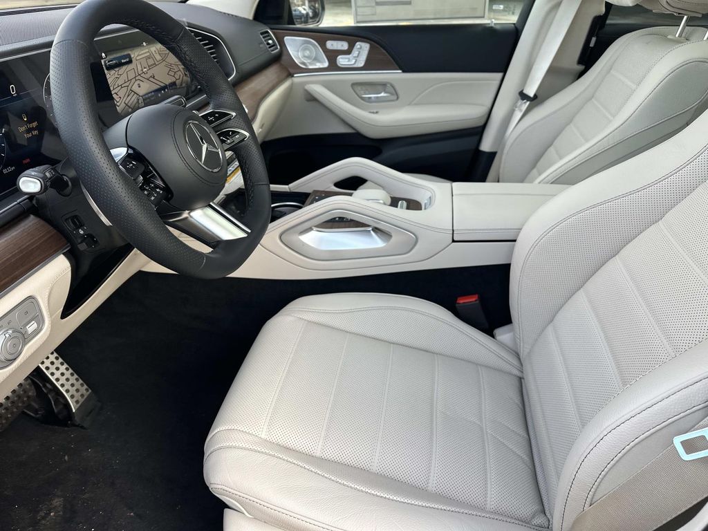 Thumbnail: 2026 Mercedes-Benz GLS - 23