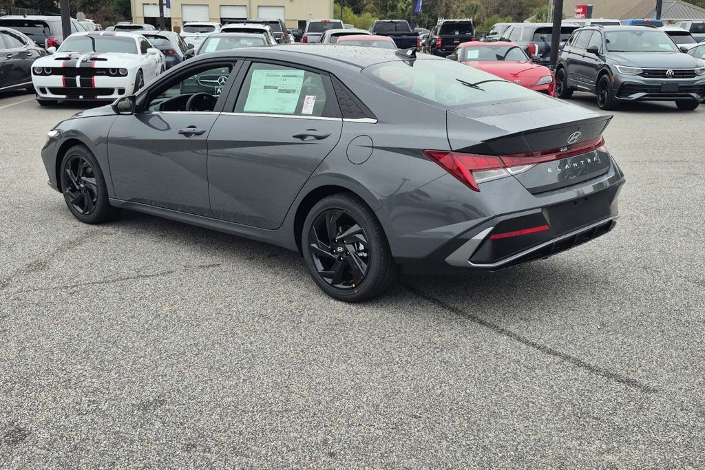 New 2026 Gray Hyundai SEL Sport Plus image 8