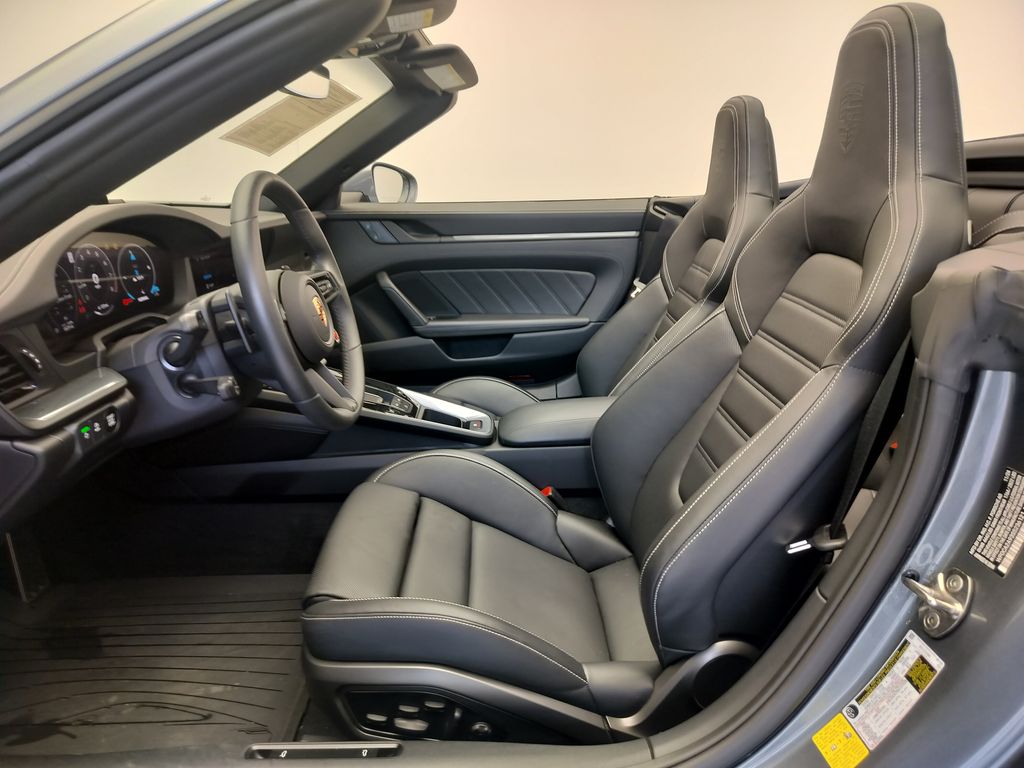 Thumbnail: 2025 Porsche 911 - 6