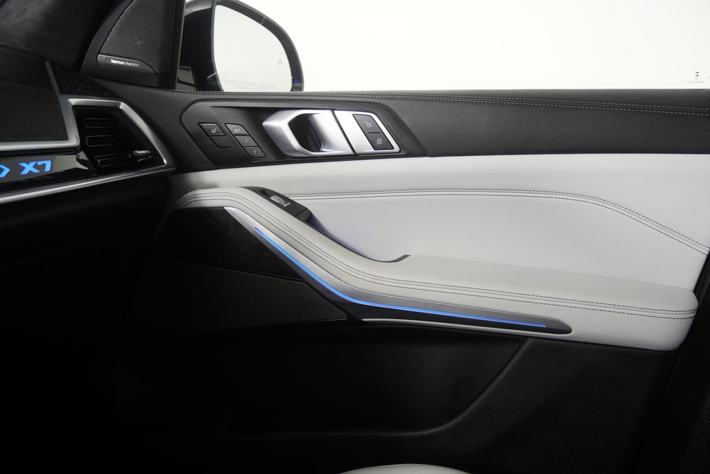 Thumbnail: 2024 BMW X7 - 28