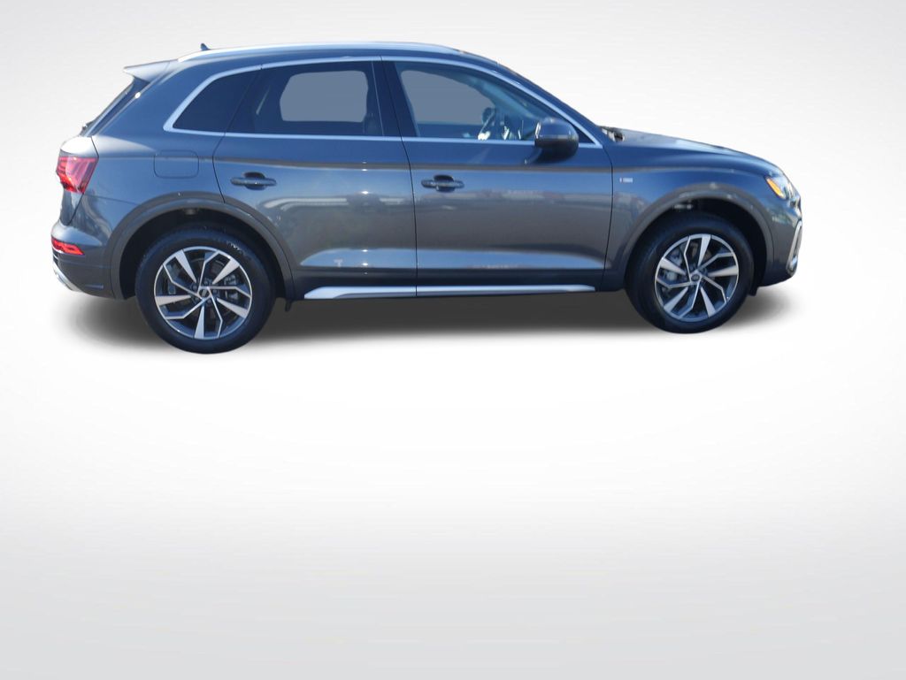 Thumbnail: 2023 Audi Q5 - 9