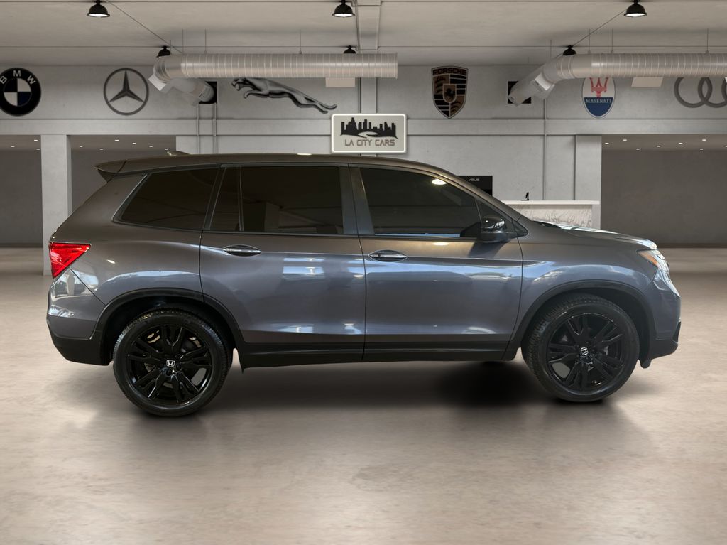 View vehicle photo 7