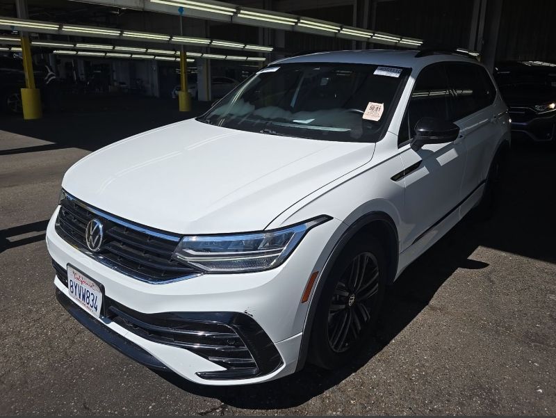Pure White 2022 Volkswagen Tiguan SUV / Crossover Front-Wheel Drive 8-Speed Automatic
