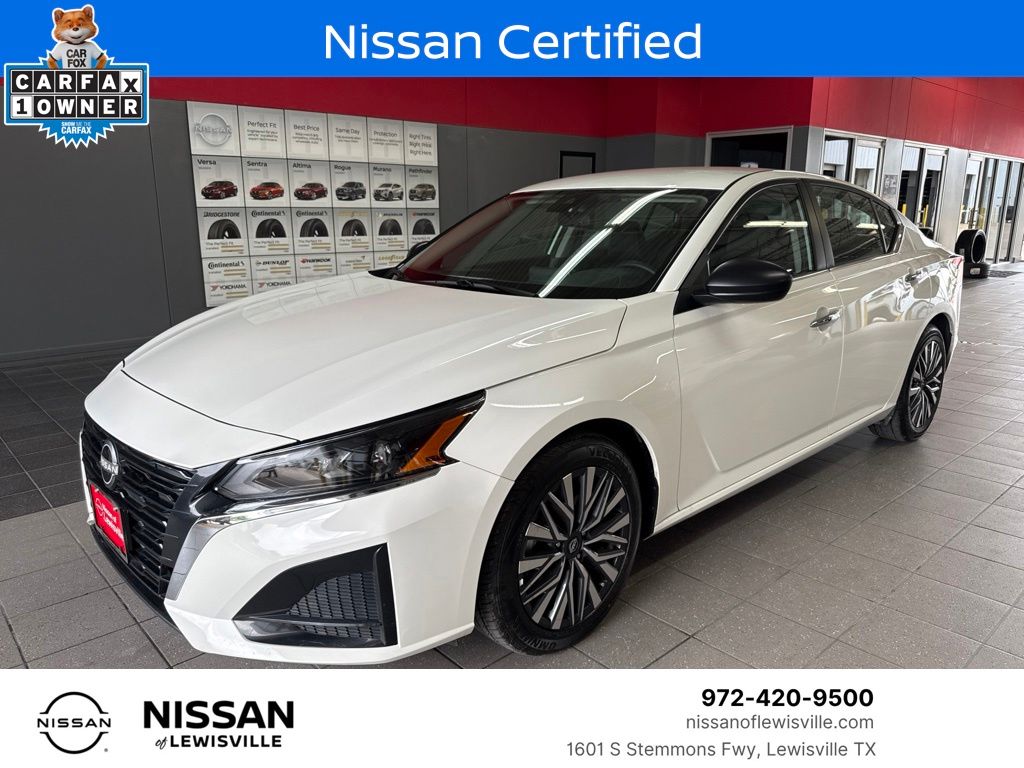 Glacier White 2025 Nissan Altima Sedan Front-Wheel Drive Continuously Variable Transmission