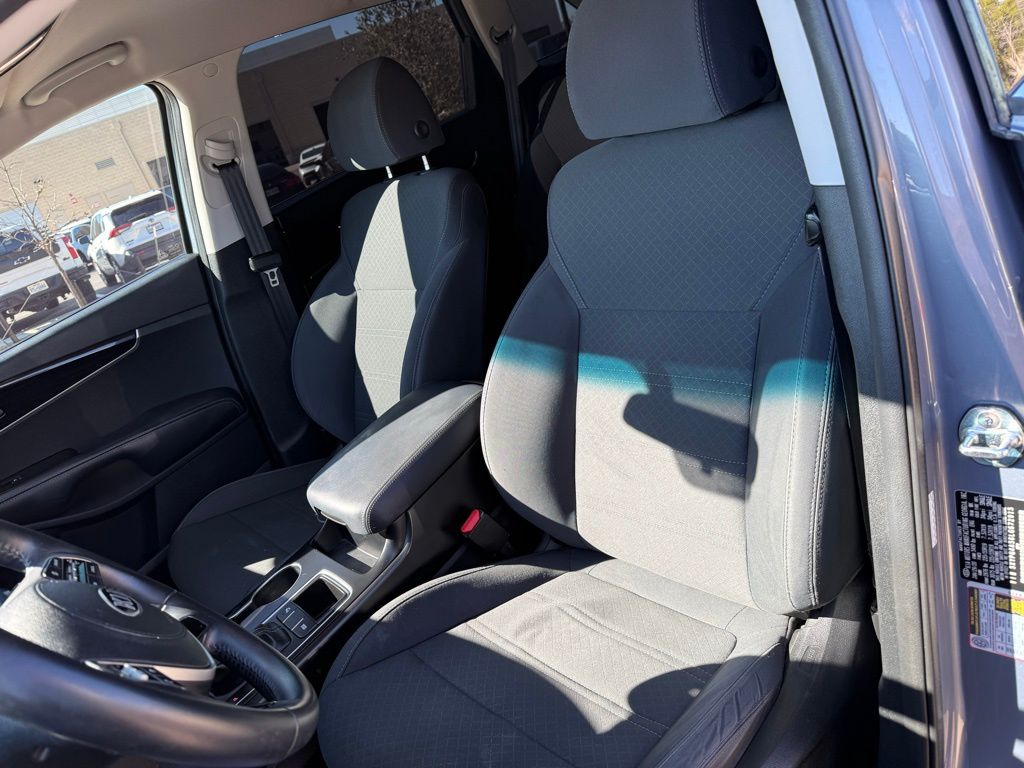 Thumbnail: 2020 Kia Sorento - 13