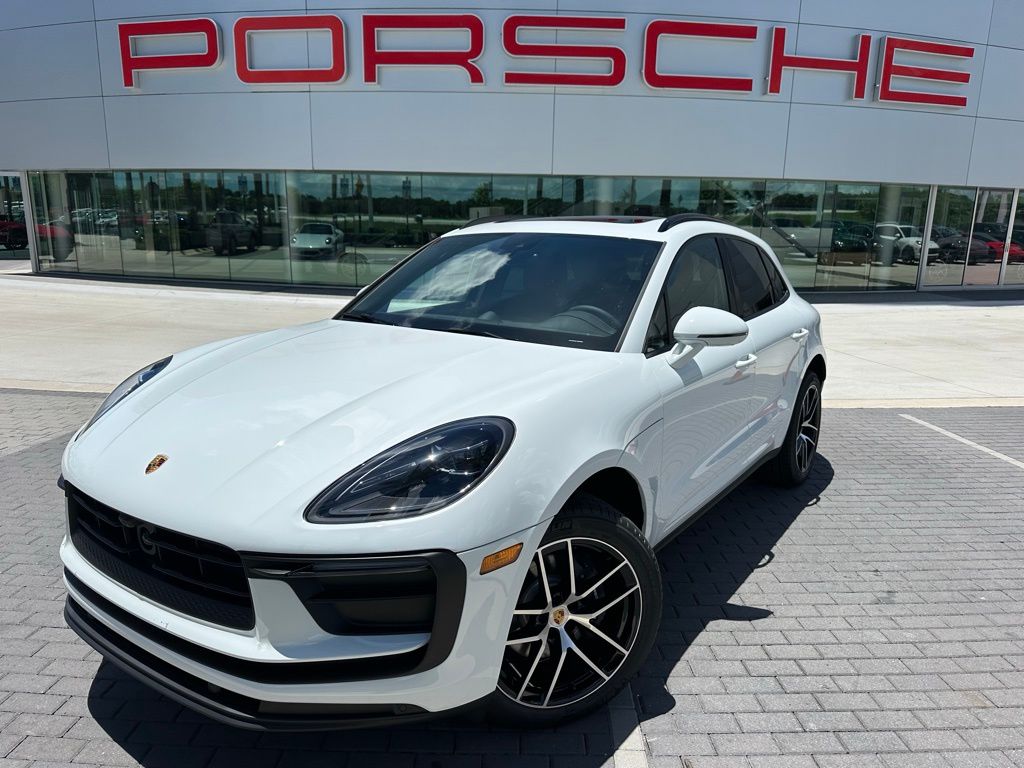 Thumbnail: 2025 Porsche Macan - 1