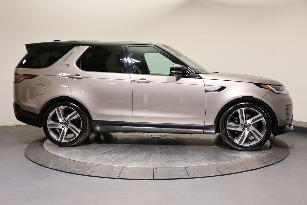 Thumbnail: 2023 Land Rover Discovery - 6