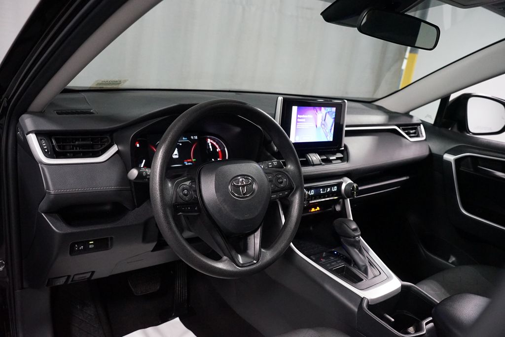 Thumbnail: 2025 Toyota RAV4 - 11