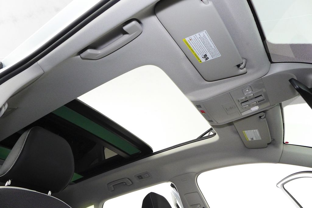 Thumbnail: 2025 Volkswagen Taos - 18