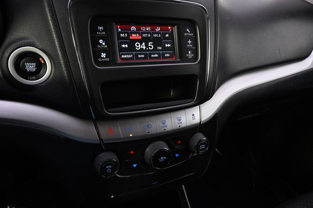 Used 2017 White Dodge SXT image 28