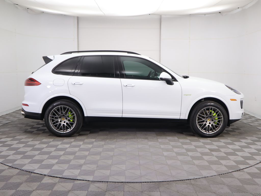 Thumbnail: 2018 Porsche Cayenne - 4