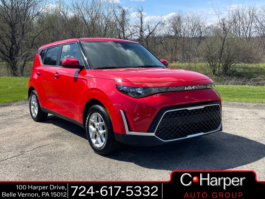 Inferno Red 2023 Kia Soul LX FWD SUV / Crossover Front-Wheel Drive Continuously Variable Transmission