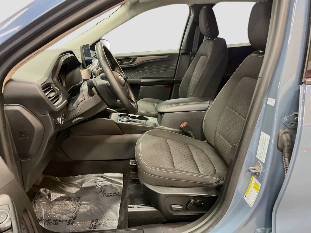Used 2023 Vapor Blue Ford Active image 20