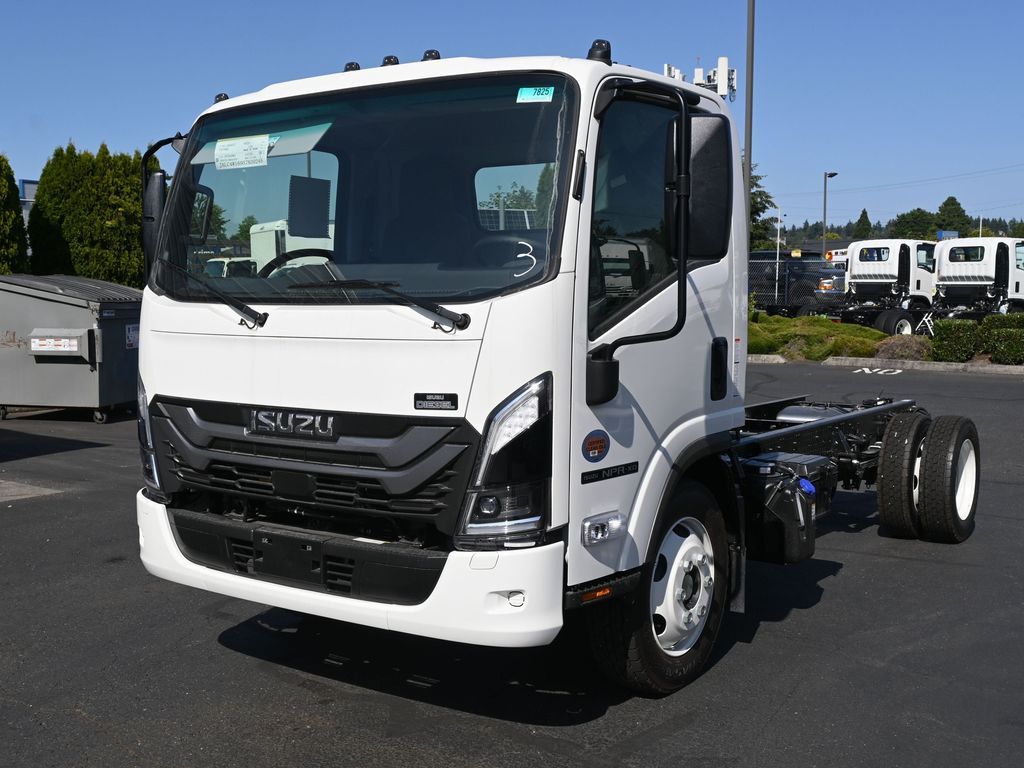 2025 Isuzu NPR XD 